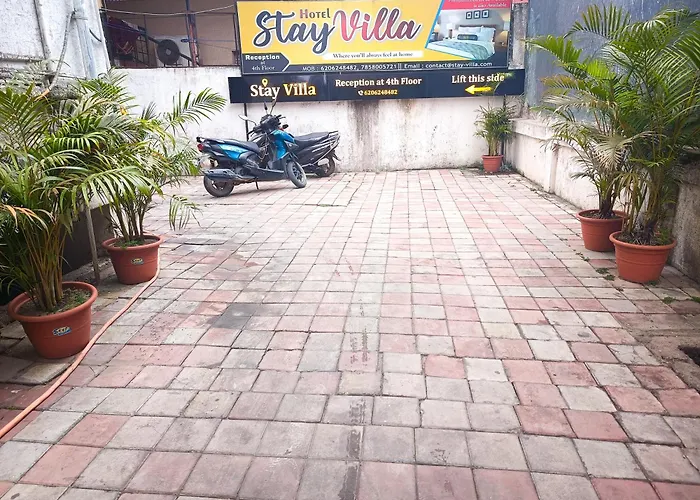 Stayvilla Royal Executive Rooms